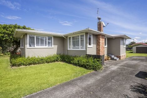 Photo of property in 14 Karamu Street, Te Atatu Peninsula, Auckland, 0610