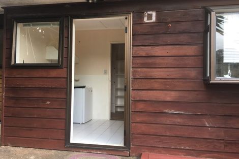 Photo of property in 10 Ewhurst Place, Goodwood Heights, Auckland, 2105