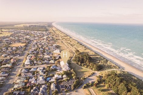 Photo of property in 2/8 Ballance Street, Waimairi Beach, Christchurch, 8083