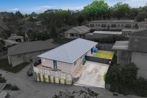 Photo of property in 5a Nielsen Place, Massey, Auckland, 0614