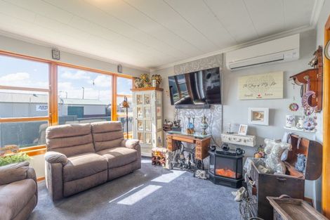 Photo of property in 15 Mcquarrie Street, Kingswell, Invercargill, 9812