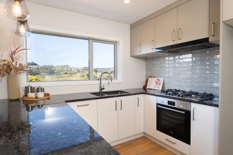 Photo of property in 9 Pine Hill Rise, Glenside, Wellington, 6037