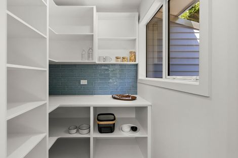 Photo of property in 14 Priestley Road, Bluff Hill, Napier, 4110