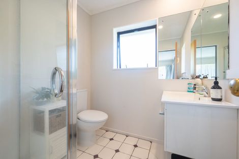 Photo of property in 35 Chilton Drive, Paraparaumu, 5032