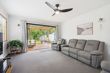 Photo of property in 6 Hull Road, Waiuku, 2123