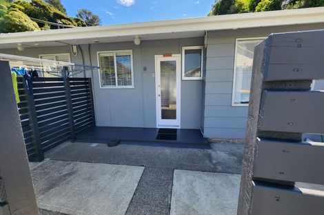 Photo of property in 2/80 Airlie Road, Plimmerton, Porirua, 5026
