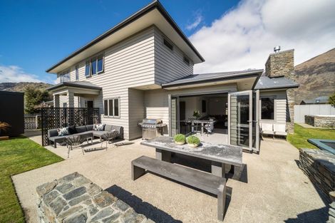 Photo of property in 9 Bridesdale Drive, Lake Hayes, Queenstown, 9304