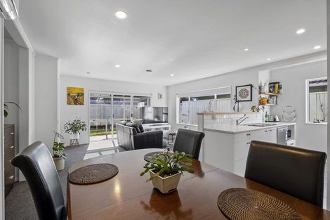 Photo of property in 31 Barrett Street, Westown, New Plymouth, 4310