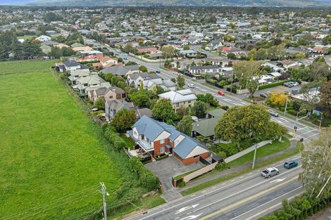 Photo of property in 100 Gardiners Road, Harewood, Christchurch, 8051