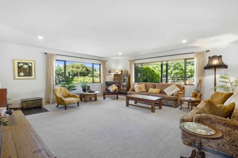 Photo of property in 424 Tararua Road, Levin, 5571