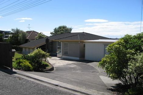 Photo of property in 585 East Coast Road, Browns Bay, Auckland, 0632