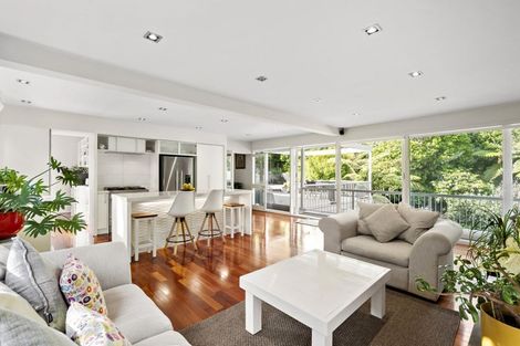 Photo of property in 5 Glentui Grove, Khandallah, Wellington, 6035