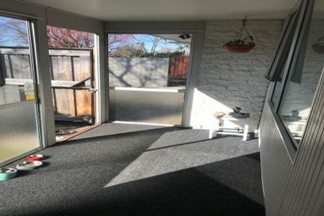 Photo of property in 118 Avonhead Road, Avonhead, Christchurch, 8042