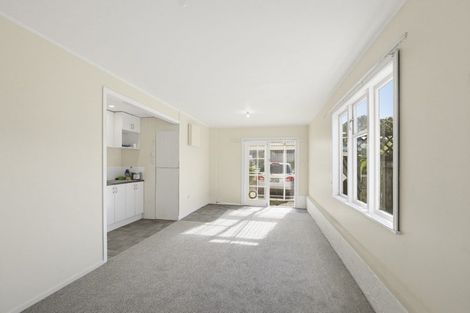 Photo of property in 45-45a Batchelor Street, Newlands, Wellington, 6037