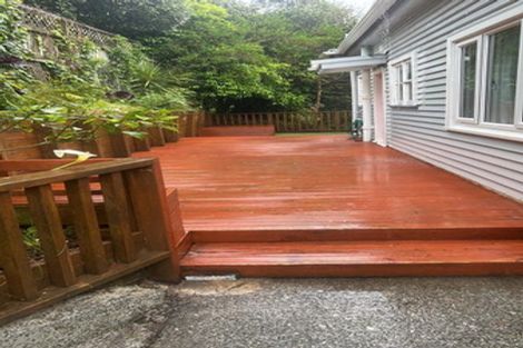 Photo of property in 28 Curtis Street, Northland, Wellington, 6012