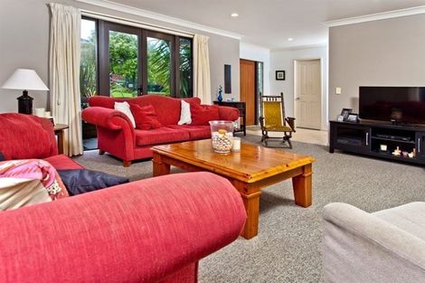 Photo of property in 32 Chadlington Avenue, Henderson, Auckland, 0612