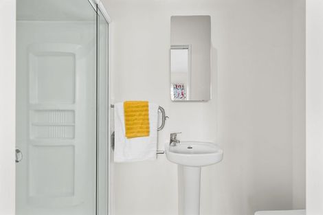 Photo of property in 15 Roa Road, Fendalton, Christchurch, 8041