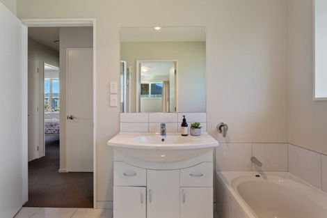 Photo of property in 144e High Street, Oxford, 7430