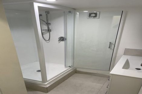 Photo of property in 1/706 East Coast Road, Pinehill, Auckland, 0632