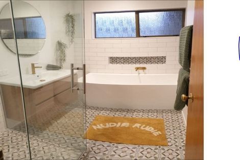 Photo of property in 2/205 Lake Road, Belmont, Auckland, 0622