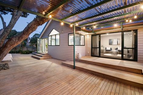 Photo of property in 108 Stanmore Bay Road, Stanmore Bay, Whangaparaoa, 0932