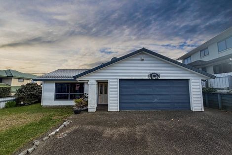 Photo of property in 10 Cabbage Tree Grove, Woodridge, Wellington, 6037