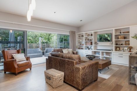 Photo of property in 10 Parawera Drive, Acacia Bay, Taupo, 3330