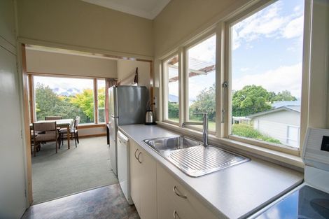 Photo of property in 33 Mckerrow Street, Te Anau, 9600