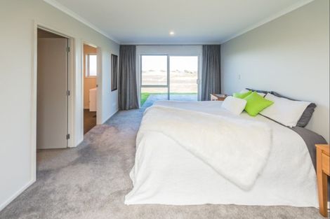 Photo of property in 37 Magnolia Crescent, Tawhero, Whanganui, 4501