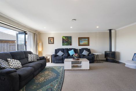 Photo of property in 42 Peter Hall Drive, Kelvin Grove, Palmerston North, 4414