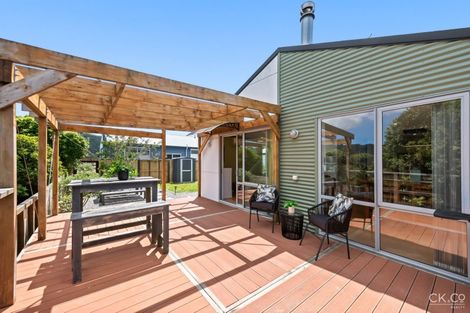 Photo of property in 22 Otonga Heights, Maungaraki, Lower Hutt, 5010