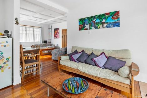 Photo of property in 2/13 Hart Road, Hauraki, Auckland, 0622