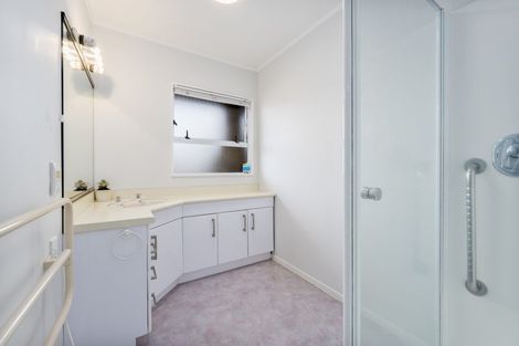 Photo of property in 2/73 Vintage Drive, Henderson, Auckland, 0612