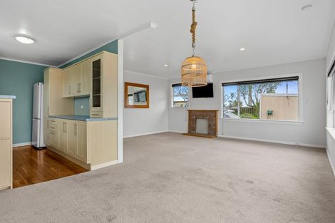 Photo of property in 1/57 Deep Creek Road, Waiake, Auckland, 0630