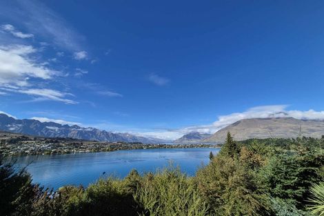 Photo of property in 16 Maxwell Place, Queenstown, 9300