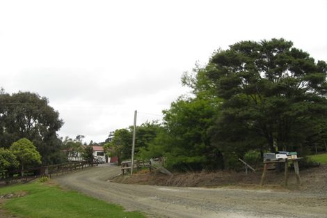 Photo of property in 178 Valley Road, Waimauku, 0881