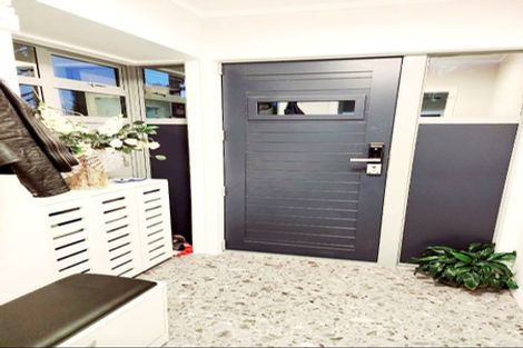 Photo of property in 63 Carlisle Road, Torbay, Auckland, 0630