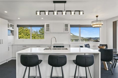 Photo of property in 10 Kensington Place, Richmond Heights, Taupo, 3330
