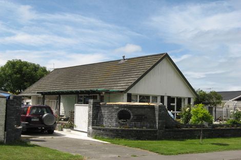 Photo of property in 22 Laing Crescent, Heathcote Valley, Christchurch, 8022