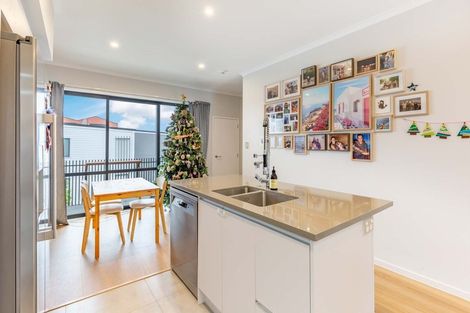 Photo of property in 3 William Stratton Lane, Hobsonville, Auckland, 0616