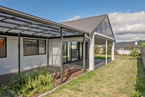 Photo of property in 1 Topping Place, Whitianga, 3510