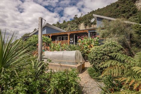 Photo of property in 28 Nikau Heights, Little Wanganui, Karamea, 7893