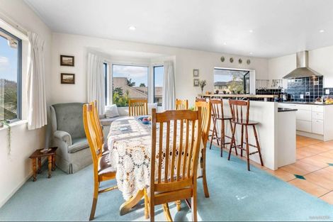 Photo of property in 16 Sunny Crescent, Huapai, Kumeu, 0810