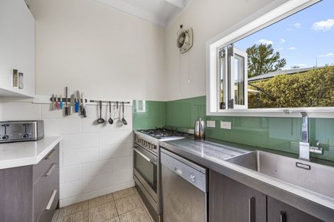 Photo of property in 1 Lovat Street, Havelock North, 4130