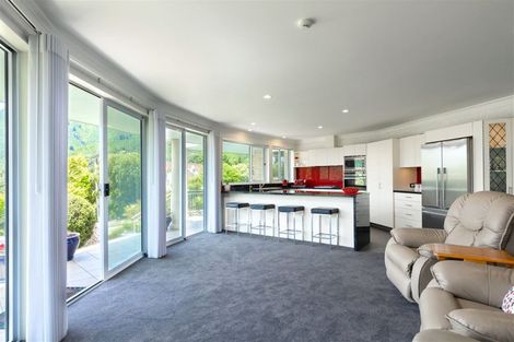 Photo of property in 8 Ranui Street, Waikawa, Picton, 7220