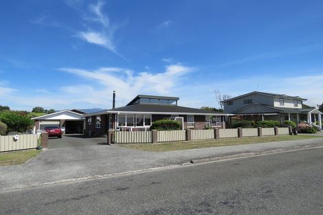 Photo of property in 33 Marine Parade, Carters Beach, Westport, 7825