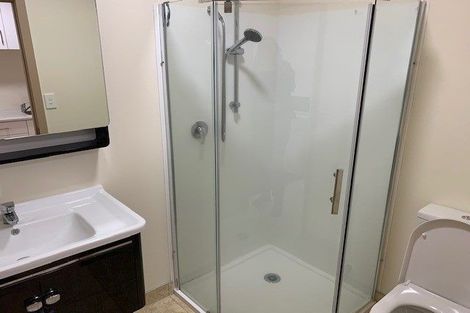 Photo of property in 2 Greensboro Street, Hamilton East, Hamilton, 3216