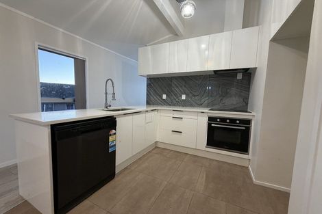 Photo of property in 69 Redoubt Road, Goodwood Heights, Auckland, 2105
