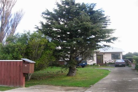 Photo of property in 14 Moana Grove, Waiwhetu, Lower Hutt, 5010