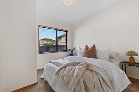 Photo of property in 38 Sherrybrooke Place, Sunnyvale, Auckland, 0612